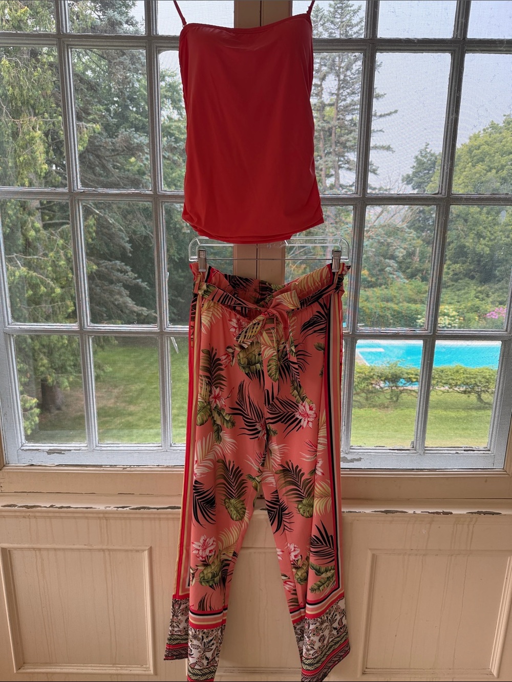 Coral Tropical-Print Wide-Leg Pants & Coral Cami Set